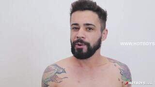 Spanyol csávót basszák a hatalmas farkú barna pasik