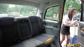 Fake Taxi  - Hatalmas csöcsű fiatal lány bekúrva