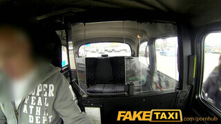 FakeTaxi - a pici lopós csoki csajszi megbánja amit tett