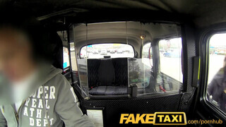 FakeTaxi - cuki lány méretes seggel megfizet