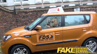 Fake Driving School - kékhajú csajszi hátsó bejáratba akarja