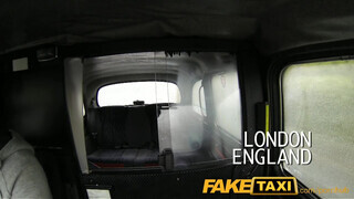 FakeTaxi - vörös rövid hajú csajszi szúk muffja