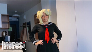 Mofos - Sweetie Fox a cosplayes csajszi popsiba baszva