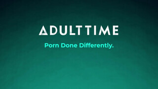 ADULT TIME - Chloe Sky életének legelső leszbikus jelenete