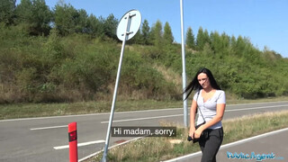 Méretes csöcsű tini csajszi pénzért dug - Public Agent