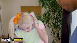 BANGBROS - Riley Star szereti a csoki kárót