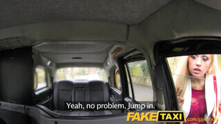 FakeTaxi - Csöcsös világos szőke hátsó bejáratba tolva