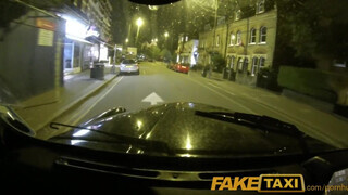 FakeTaxi - Tia Layne megrakva a taxiban