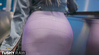 TUSHY RAW - Pristine Edge a bombázó fiatal milf