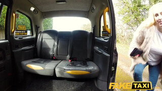 Fake Taxi - Méretes kannás világos szőke megkefélve