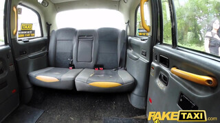 Fake Taxi - Csöcsös lány kúrel a hátsó ülésen
