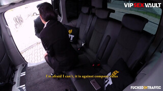 FuckedInTraffic - Jocelyne bombázó cseh csajszi és a sofőr
