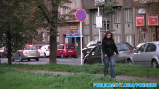 PublicAgent - Óriás csöcsű cseh lány