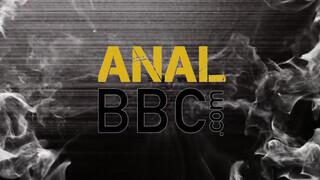 ANALIZED - Anna Rey befogadja a méretes fekete kárót