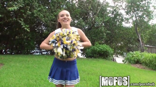 Mofos - Tiff Bannister a cuki drukker csaj