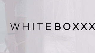 WhiteBoxxx - Angelika Grays úgy cidázza a kárót mint egy profi