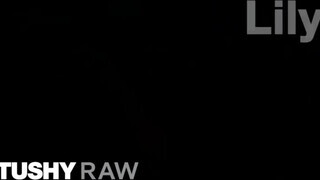 TUSHYRAW - barna csajszi méretes puncija keményen bekúrva