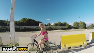BANGBROS - Katerina Hartlova a nagy csöcsű milf