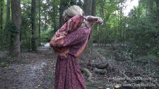 MoxieFilms - Méretes didkós hippi lány
