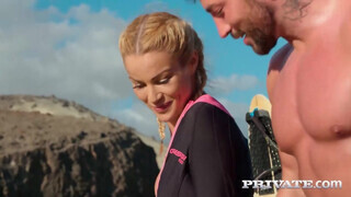 Private com - Cherry Kiss a bombázó szörfös lány