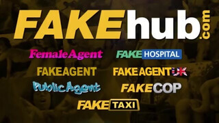 Public Agent - Csoki hajú kicsike tőgyes tini lány