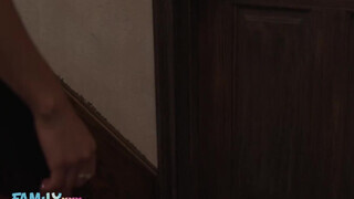 FamilyXXX - Vanessa Moon a fullos spanyol lány