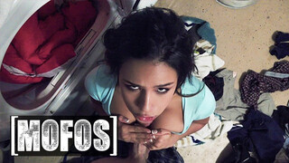 Mofos - Autumn Falls didibe és punciba tolva