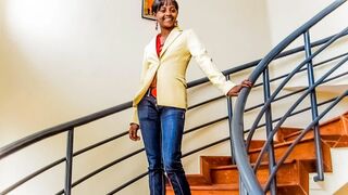 Csoki amatőr casting forgatás irodai fotózásra keményen megbassza a hatalmas faszú producer