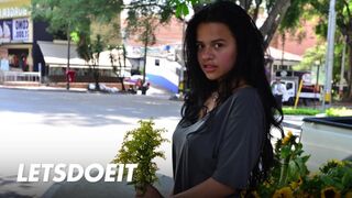 Aranyos csoki milf selena gomez mélyen kefélve kolumbiai pinában