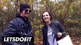 Méretes kannás barna hajú német lány felvétel a hatalmas kombiban vad baszásra