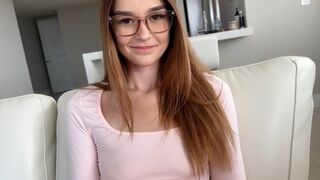 Della Cate tini nevelő nővérét beavatja a porno titkaiba
