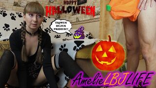Pici boszorkány megidézi a hatalmas dákót és keményen megbasszák, hogy beleélvezzen a puncijába - halloween 2020